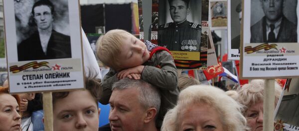 Moskova'da düzenlenen 'Ölümsüz Alay' yürüyüşü - Sputnik Türkiye