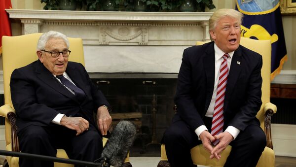 ABD Başkanı Donald Trump - Eski ABD Dışişleri Bakanı Henry Kissinger - Sputnik Türkiye