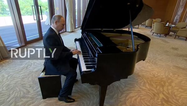 Vladimir Putin'den Pekin'de piyano ziyafeti - Sputnik Türkiye