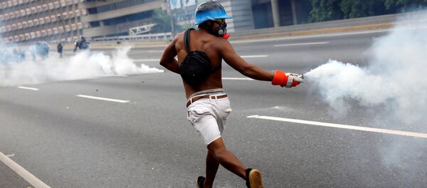 Venezüella'da Maduro karşıtı eylemler sürüyor - Sputnik Türkiye