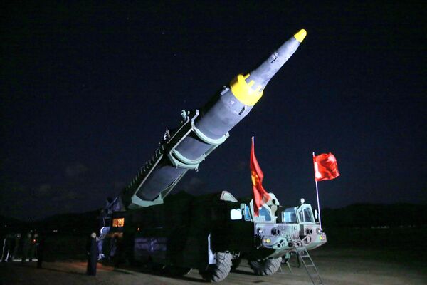 Kuzey Kore yeni füze denemesini gerçekleştirdi - Sputnik Türkiye