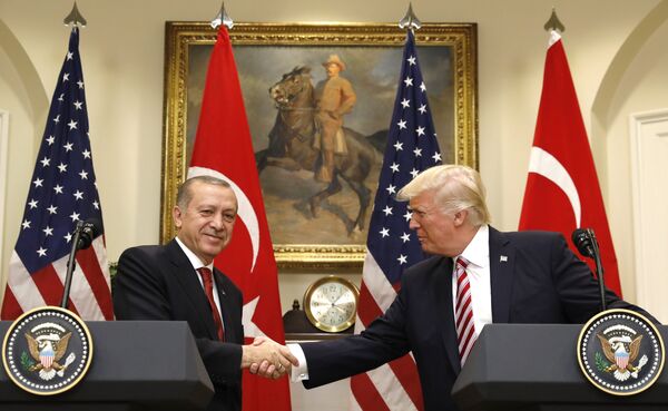 Cumhurbaşkanı Recep Tayyip Erdoğan ve ABD Başkanı Donald Trump - Sputnik Türkiye