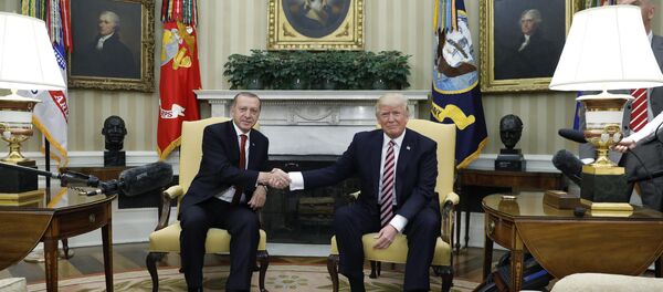 Cumhurbaşkanı Recep Tayyip Erdoğan ve ABD Başkanı Donald Trump - Sputnik Türkiye
