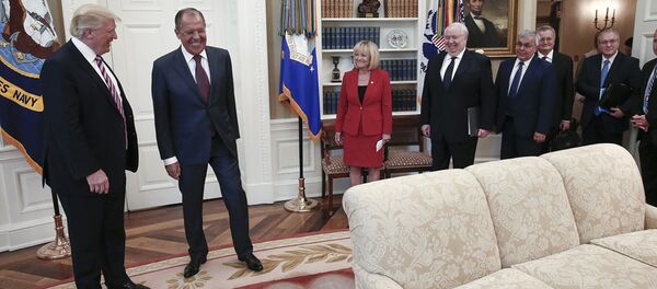 US President Donald J. Trump (L) and Russian Foreign Minister Sergei Lavrov (2-L) during a meeting at the White House in Washington, DC - Sputnik Türkiye