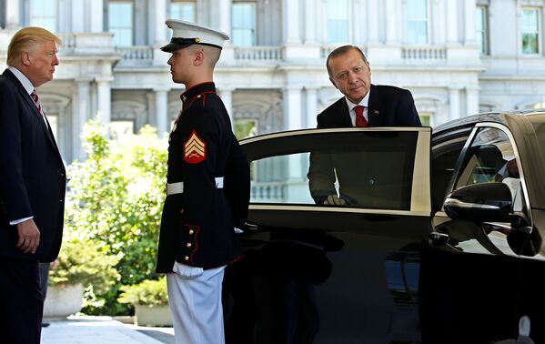ABD Başkanı Donald Trump ve Türkiye Cumhurbaşkanı Recep Tayyip Erdoğan - Sputnik Türkiye