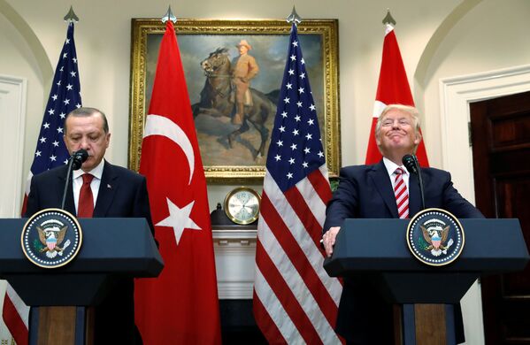 ABD Başkanı Donald Trump ve Türkiye Cumhurbaşkanı Recep Tayyip Erdoğan - Sputnik Türkiye