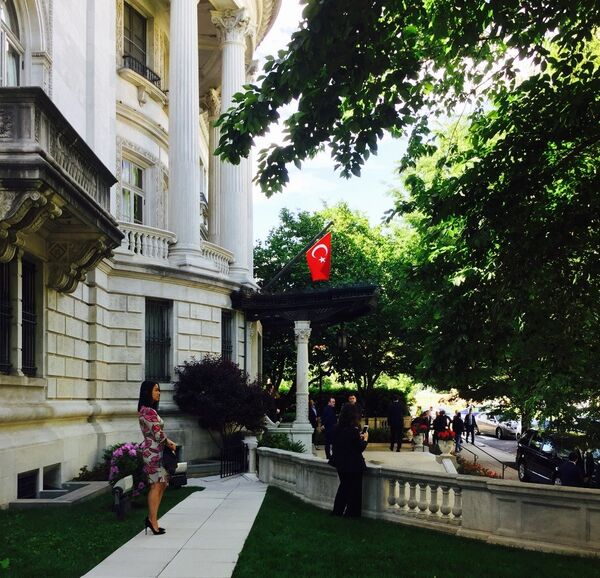 Sarraf'ın aile avukatı Şebnem Erişmek - Sputnik Türkiye