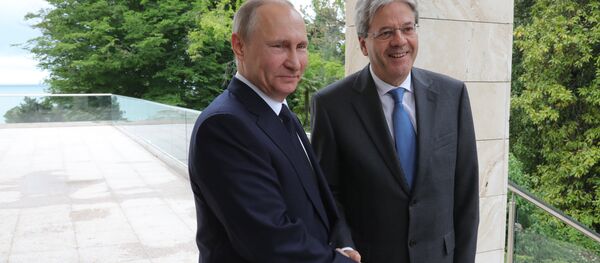 Rusya Devlet Başkanı Vladimir Putin ve İtalya Başbakanı Paolo Gentiloni - Sputnik Türkiye