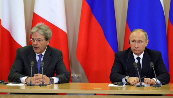 Rusya Devlet Başkanı Vladimir Putin, İtalya Başbakanı Paolo Gentiloni ile görüştü. - Sputnik Türkiye