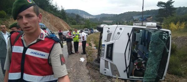 Rus turistleri taşıyan midibüs kaza yaptı - Sputnik Türkiye
