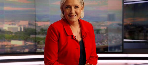 Ulusal Cephe (FN) Partisi Başkanı Marine Le Pen - Sputnik Türkiye