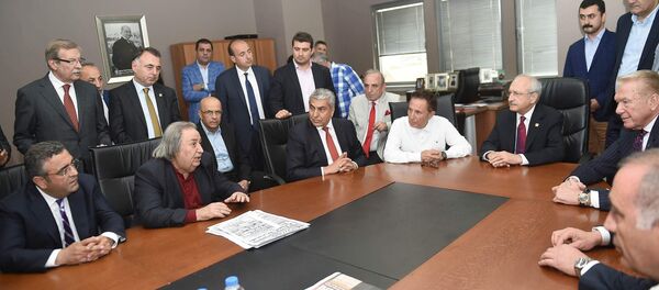 Sözcü yazarları ve CHP lideri Kemal Kılıçdaroğlu - Sputnik Türkiye