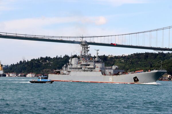 Rus Karadeniz Filosu'na bağlı savaş gemisi - Sputnik Türkiye