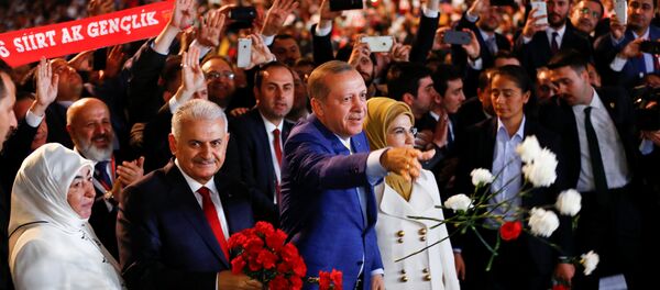 AK Parti 3. Olağanüstü Büyük Kongresi - Cumhurbaşkanı Recep Tayyip Erdoğan - Başbakan Binali Yıldırım - Sputnik Türkiye