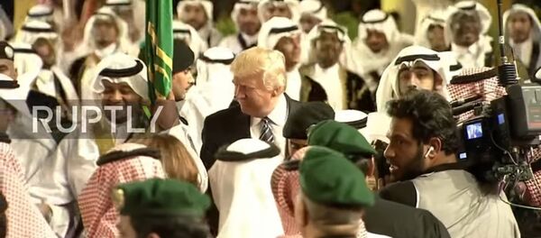 ABD Başkanı Donald Trump'ın kılıç dansı - Sputnik Türkiye