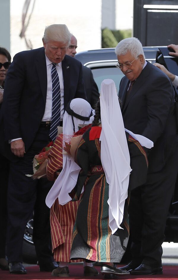 Trump'ı karşılayanlar arasında Filistinli çocuklar da vardı. - Sputnik Türkiye