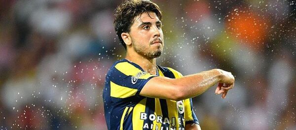 Fenerbahçeli futbolcu Ozan Tufan - Sputnik Türkiye