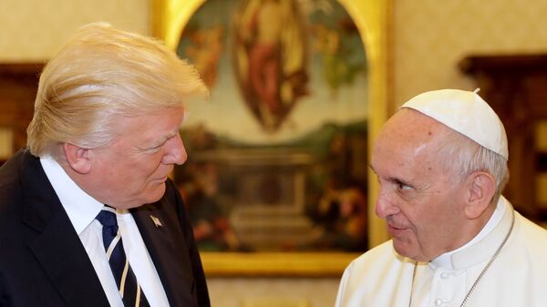 Donald Trump-Papa Francis - Sputnik Türkiye