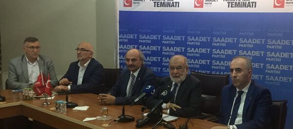 Saadet Partisi Genel Başkanı Temel Karamollaoğlu (Sağdan ikinci) - Sputnik Türkiye