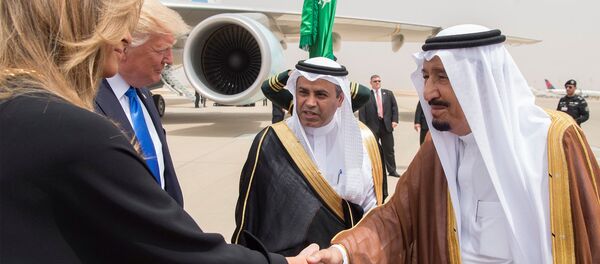 Melania Trump-Suudi Kral Selman - Sputnik Türkiye