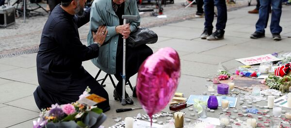 Manchester saldırısında ölenler anıldı / Renee Rachel Black - Sadık Patel - Sputnik Türkiye