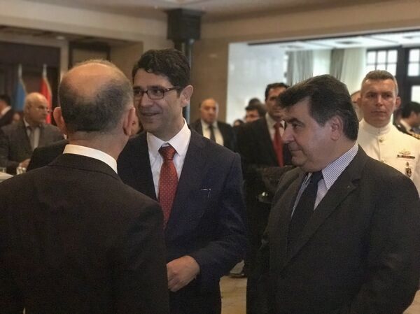 Azerbaycan Milli Günü sebebiyle düzenlenen resepsiyona İstanbul Vali Yardımcısı İsmail Gültekin de katıldı. - Sputnik Türkiye