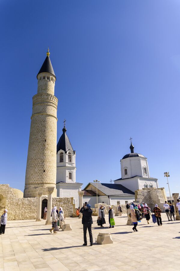Eski Bulgar’daki Ulu Cami’ye girişinin bulunduğu Büyük Minare. - Sputnik Türkiye