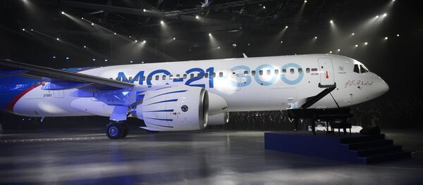 MS-21 tipi Rus yolcu uçağı. - Sputnik Türkiye