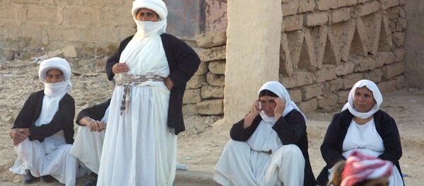 Bir grup Iraklı Ezidi kadın - Sputnik Türkiye