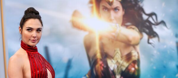 'Wonder Woman' karakterini canlandıran Gal Gadot - Sputnik Türkiye