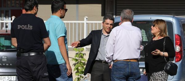 Aydınlık gazetesi Genel Yayın Yönetmeni İlker Yücel - Sputnik Türkiye