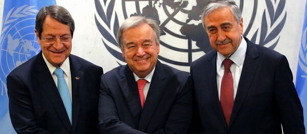 Mustafa Akıncı - Antonio Guterres - Nikos Anastasiadis / Kıbrıs - Sputnik Türkiye