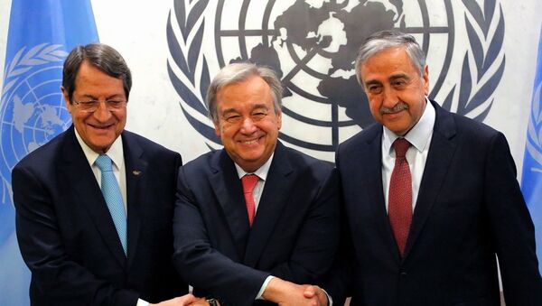 Mustafa Akıncı - Antonio Guterres - Nikos Anastasiadis / Kıbrıs - Sputnik Türkiye