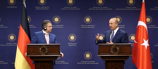 Almanya Dışişleri Bakanı Sigmar Gabriel ve Dışişleri Bakanı Mevlüt Çavuşoğlu - Sputnik Türkiye