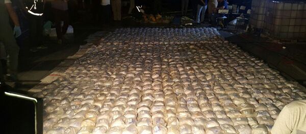 Mersin açıklarında seyreden gemide 1 tondan fazla eroin yakalandı - Sputnik Türkiye