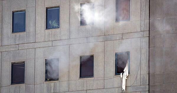 İran parlamentosundaki rehine krizi, tüm saldırganların öldürülmesiyle sona erdi. - Sputnik Türkiye