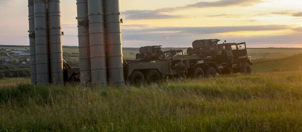 Rusya’da  S-300 füze sistemleriyle  hava savunma  tatbikatı - Sputnik Türkiye