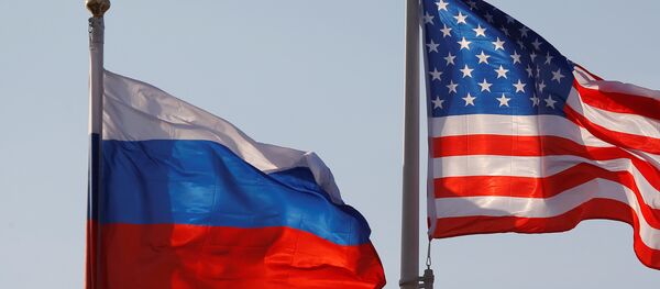 National flags of Russia and the US fly at Vnukovo International Airport in Moscow, Russia April 11, 2017 - Sputnik Türkiye