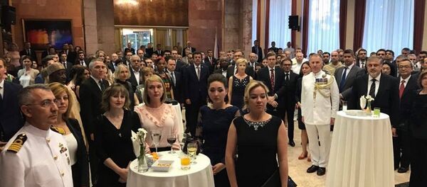 Rusya Milli Günü, Ankara’da Karlov’un yokluğunda ilk kez kutlandı Rusya Milli Günü, Ankara’da Karlov’un yokluğunda ilk kez kutlandı - Sputnik Türkiye