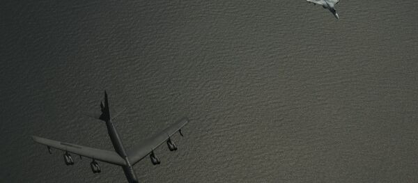 Rus uçağının ABD uçağına önleme yaptığı anın görüntüleri yayınlandı - Sputnik Türkiye