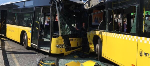 İstanbul'da metrobüs kazası - Sputnik Türkiye