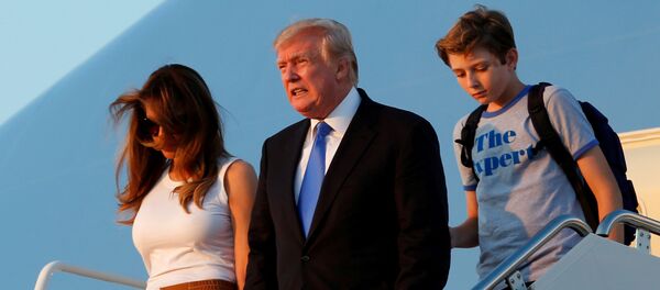 Melania Trump - Donald Trump - Barron Trump Melania Trump - Donald Trump - Barron Trump - Sputnik Türkiye
