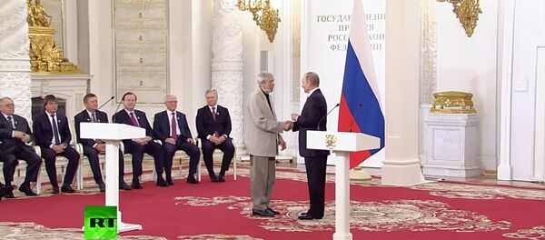 Putin, Rusya Günü’nde bilim ve sanat alanında devlet nişanlarını takdim etti / Video haber - Sputnik Türkiye