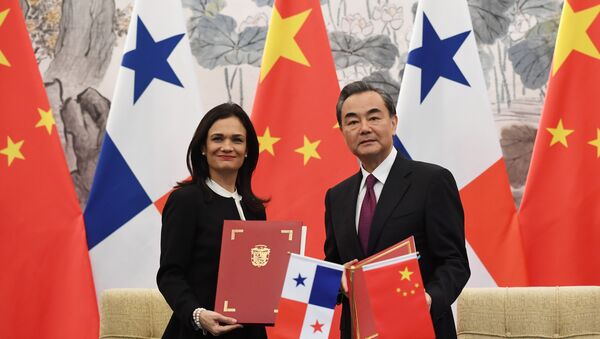 Çin Dışişleri Bakanı Wang Yi ve Panama Dışişleri Bakanı ve Başkan Yardımcısı Isabel de Saint Malo - Sputnik Türkiye