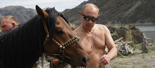 Vladimir Putin on vacation in Tyva Republic - Sputnik Türkiye