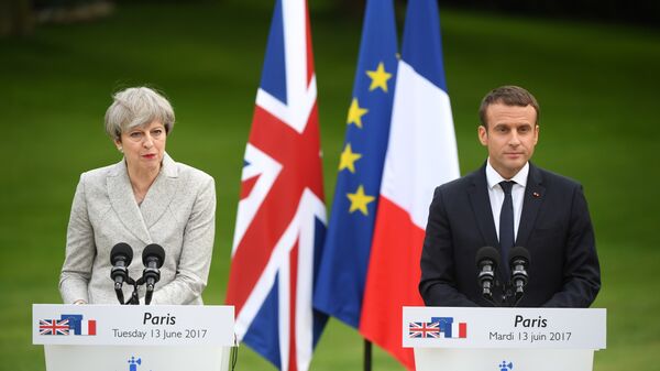 Theresa May-Emmanuel Macron Theresa May-Emmanuel Macron - Sputnik Türkiye