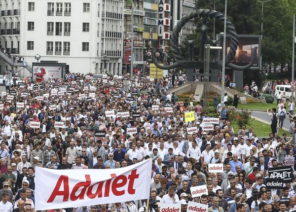 CHP'nin Ankara'dan İstanbul'a başlattığı yürüyüşten kareler - Sputnik Türkiye