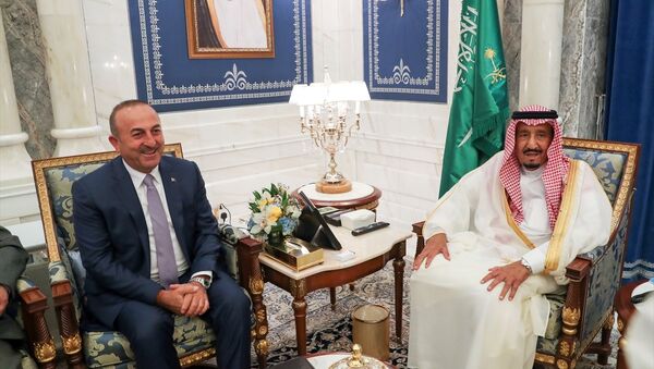 Dışişleri Bakanı Mevlüt Çavuşoğlu ile Suudi Arabistan Kralı Selman bin Abdulaziz - Sputnik Türkiye