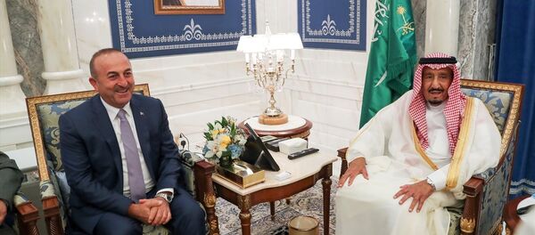 Dışişleri Bakanı Mevlüt Çavuşoğlu ile Suudi Arabistan Kralı Selman bin Abdulaziz - Sputnik Türkiye