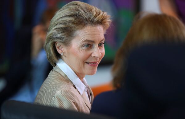 Almanya Savunma Bakanı Ursula von der Leyen - Sputnik Türkiye